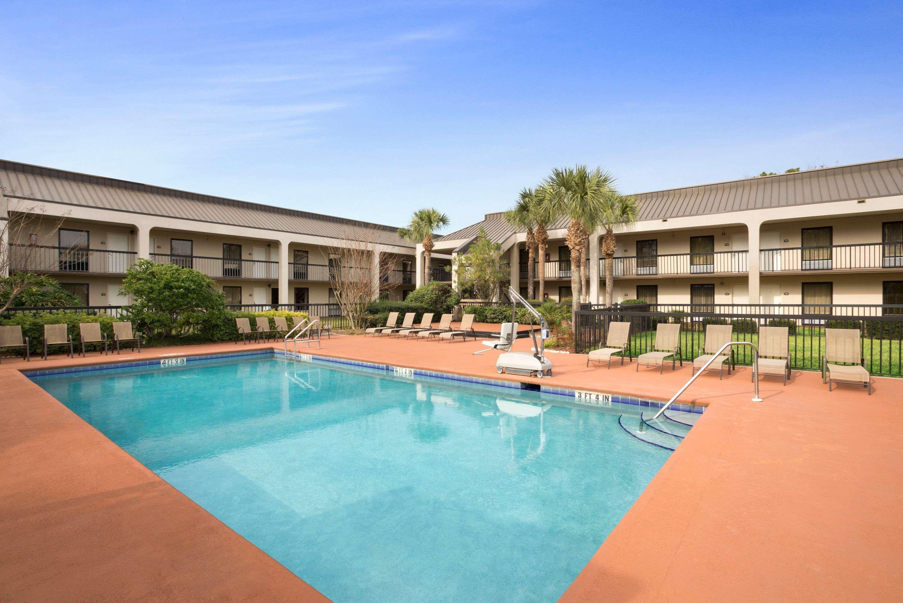 Days Inn By Wyndham Jacksonville Airport Exterior foto
