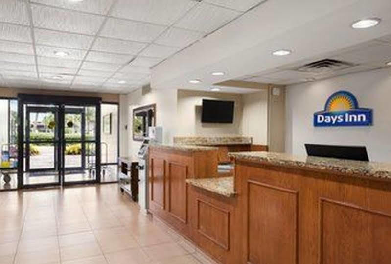 Days Inn By Wyndham Jacksonville Airport Exterior foto